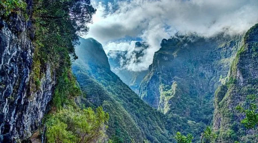 Guided trekking along the Queimadas Levada, Caldeirão Verde and Santana