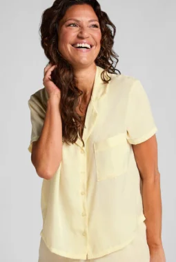 Short-Sleeved Satin Jacket – Yellow